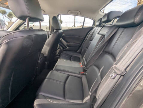 2017 Mazda MAZDA3 Touring