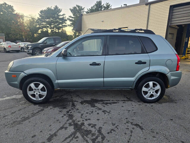 2005 Hyundai TUCSON for sale at QUEENSGATE AUTO SALES in York, PA