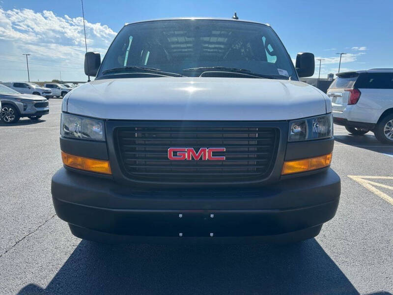 2025 GMC Savana 2500