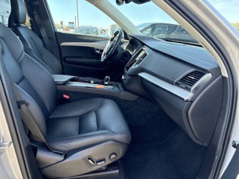 2025 Volvo XC90 B5 Core Bright Theme