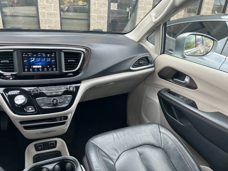 2018 Chrysler Pacifica Touring L
