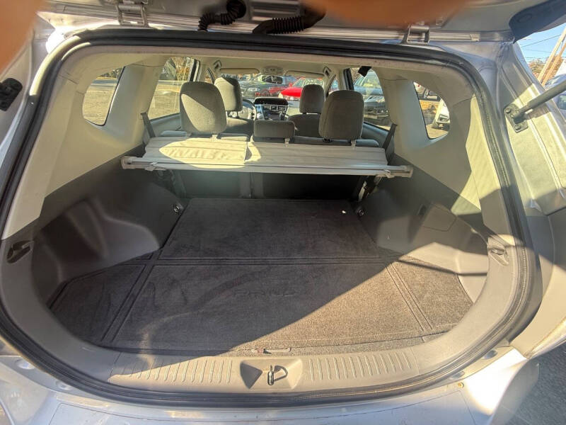2012 Toyota Prius v Three