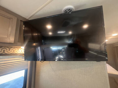 2021 Thor Motor Coach Hurricane