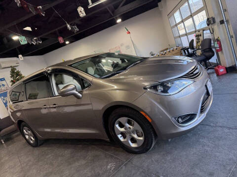 2018 Chrysler Pacifica Hybrid Touring Plus