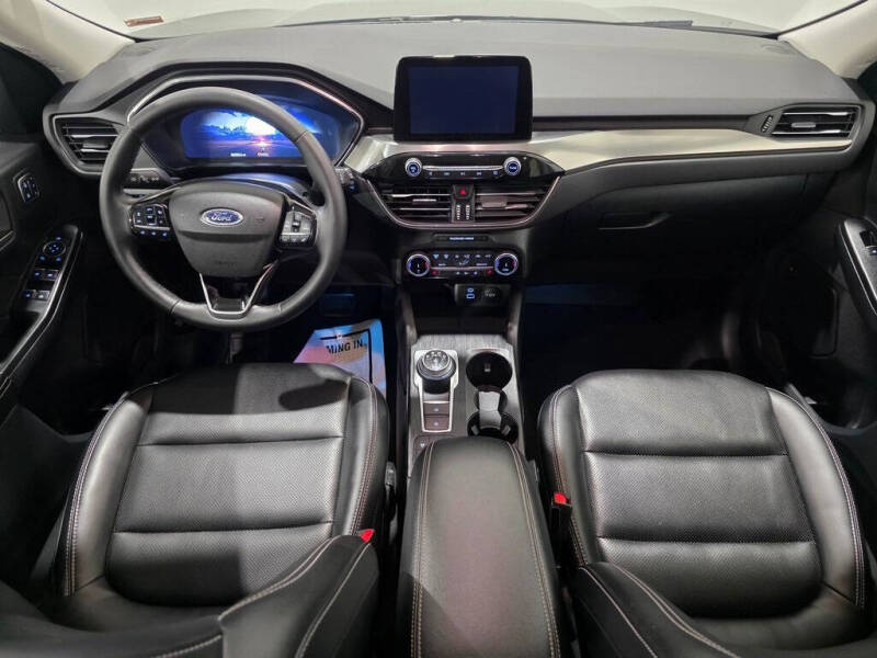 2022 Ford Escape Titanium