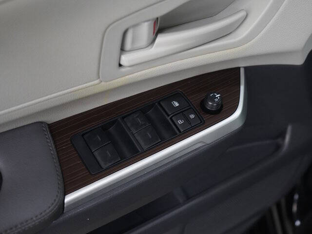 2024 Toyota Sienna LE 8-Passenger