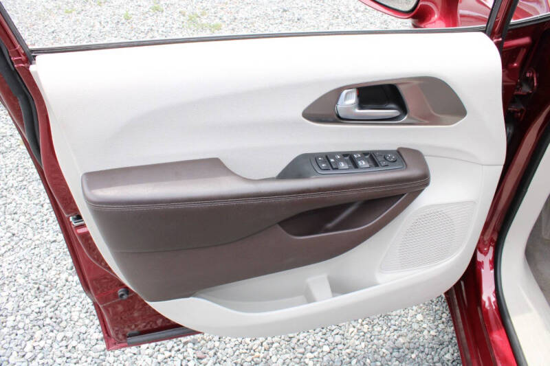 2017 Chrysler Pacifica Touring-L