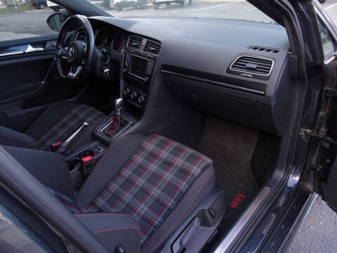 2017 Volkswagen Golf GTI S