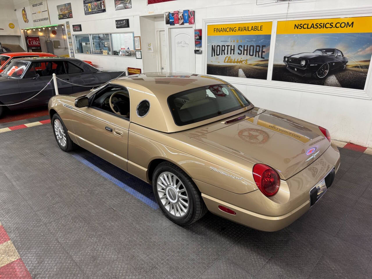 2005 Ford Thunderbird 6