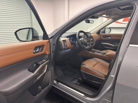 2024 Nissan Pathfinder Platinum