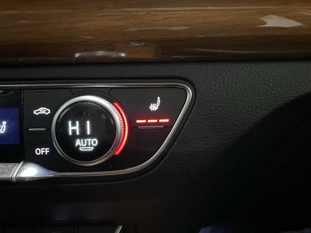 2023 Audi Q5 quattro Premium Plus 40 TFSI