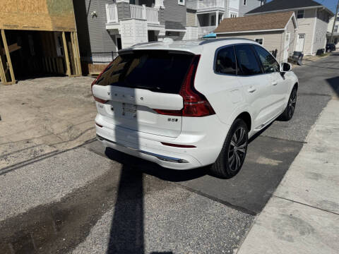 2022 Volvo XC60 B5 Inscription