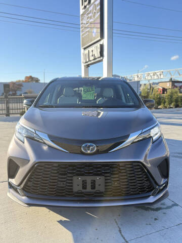 2022 Toyota Sienna XSE 7-Passenger