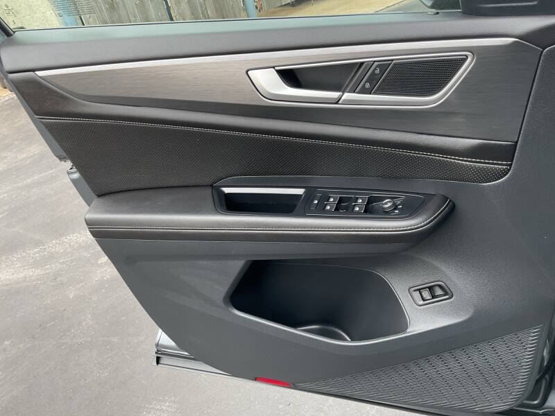 2025 Volkswagen Atlas Cross Sport SE 4Motion