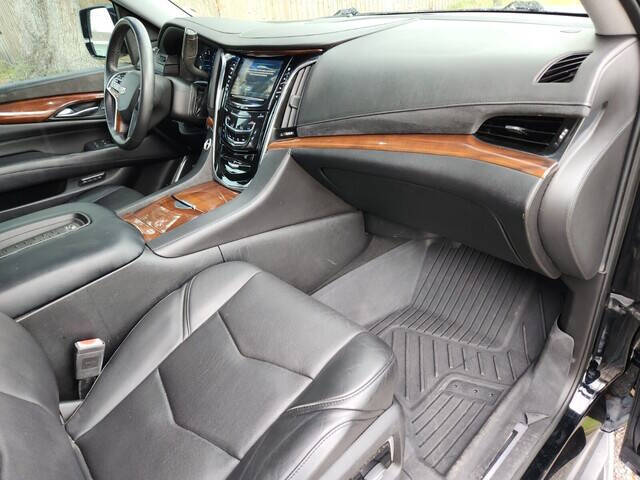 2017 Cadillac Escalade ESV Luxury