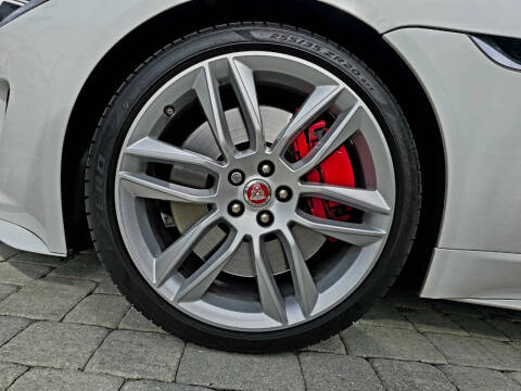 2016 Jaguar F-TYPE R