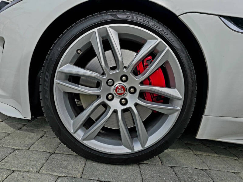 2016 Jaguar F-TYPE R