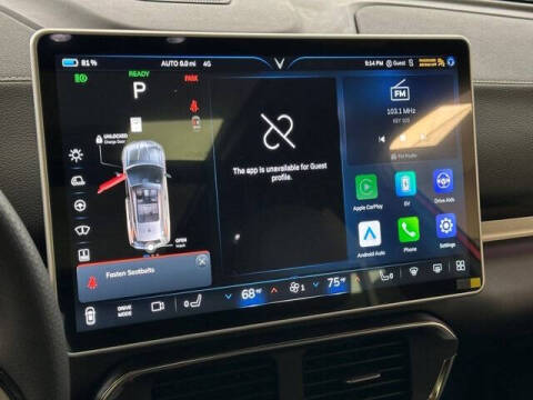 2025 VinFast VF8 Plus