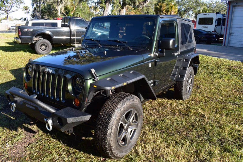 2011 Jeep Wrangler null photo 4