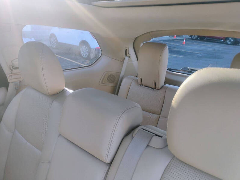 2017 Nissan Pathfinder Platinum