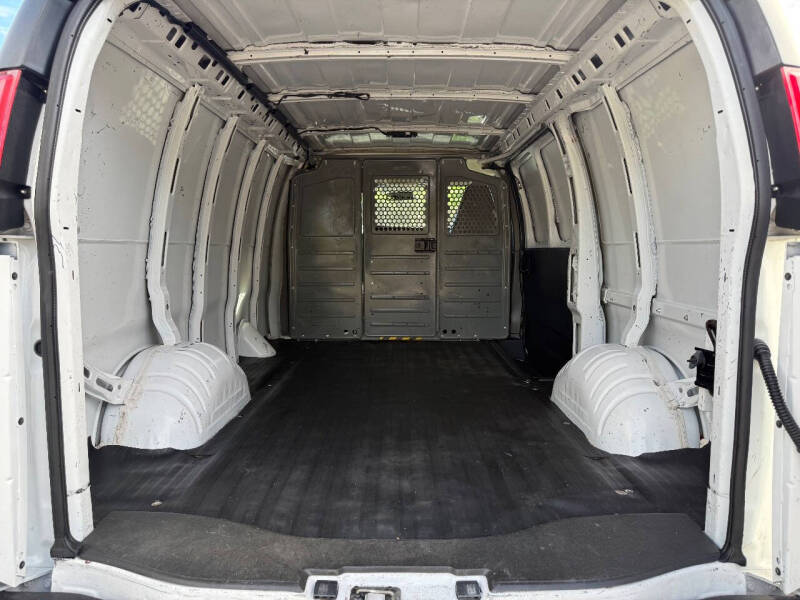 2023 Chevrolet Express 2500