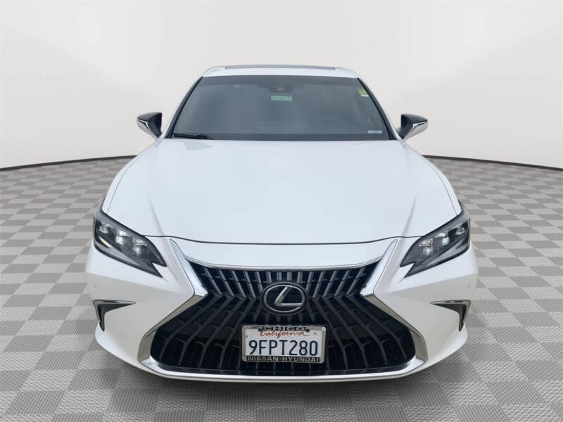 2023 Lexus ES 300h Luxury