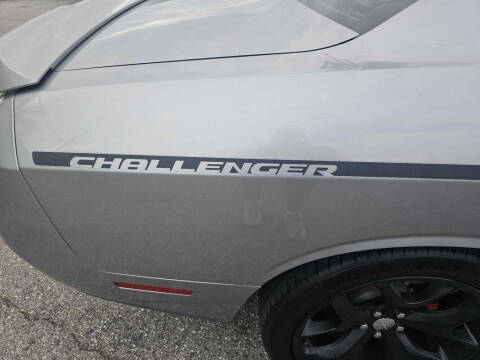 2015 Dodge Challenger SXT Plus