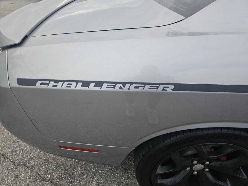 2015 Dodge Challenger SXT Plus
