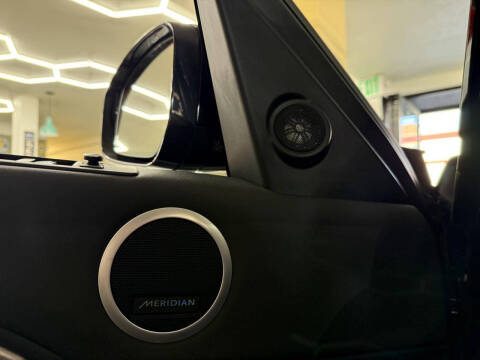 2020 Land Rover Discovery Landmark Edition