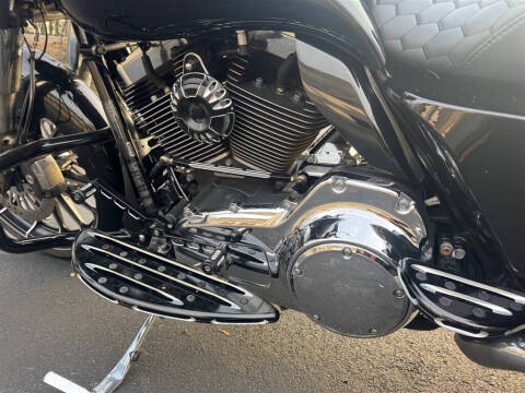 2014 Harley-Davidson FLHTCU103 -