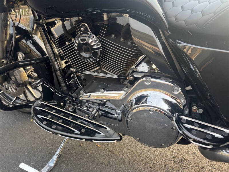 2014 Harley-Davidson FLHTCU103 -