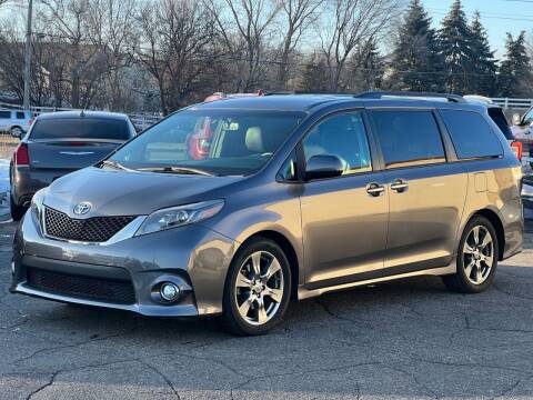 2017 Toyota Sienna for sale at North Imports LLC in Burnsville MN