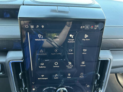 2025 GMC Yukon Elevation