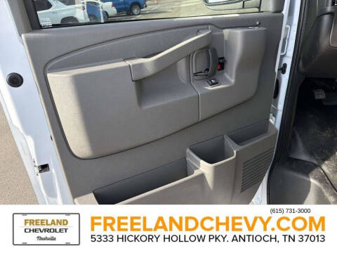 2025 Chevrolet Express 3500