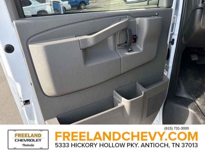 2025 Chevrolet Express 3500