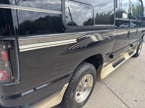 2003 Ford E-Series E-250 SD