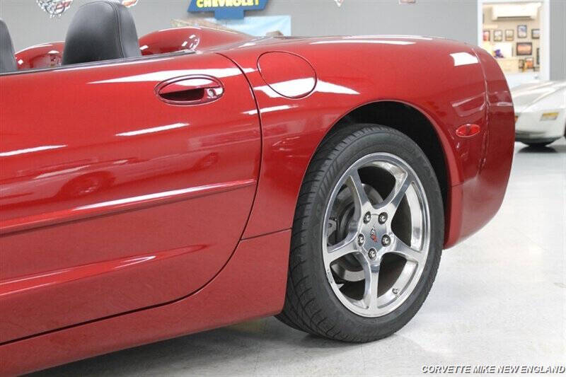 2004 Chevrolet Corvette 19