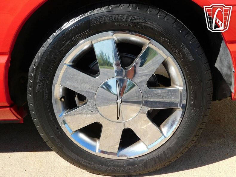 2002 Ford Thunderbird Deluxe