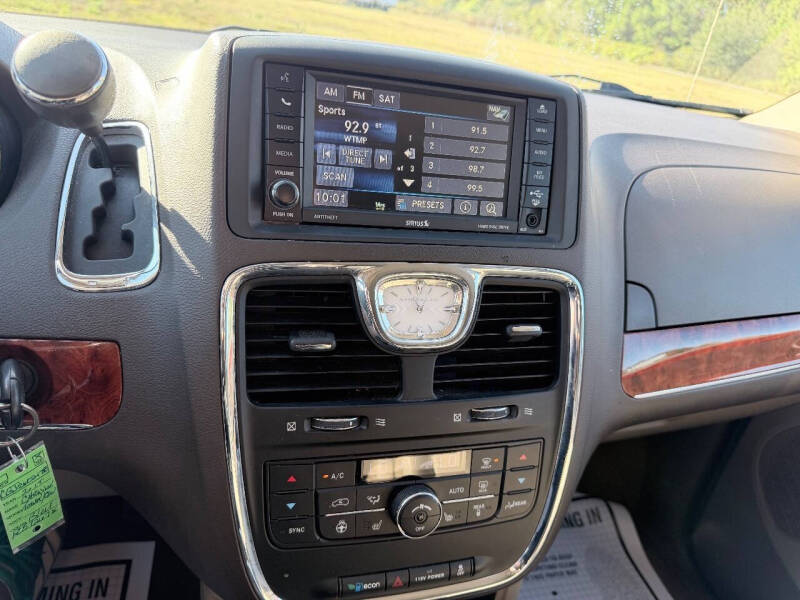 2015 Chrysler Town and Country Touring-L