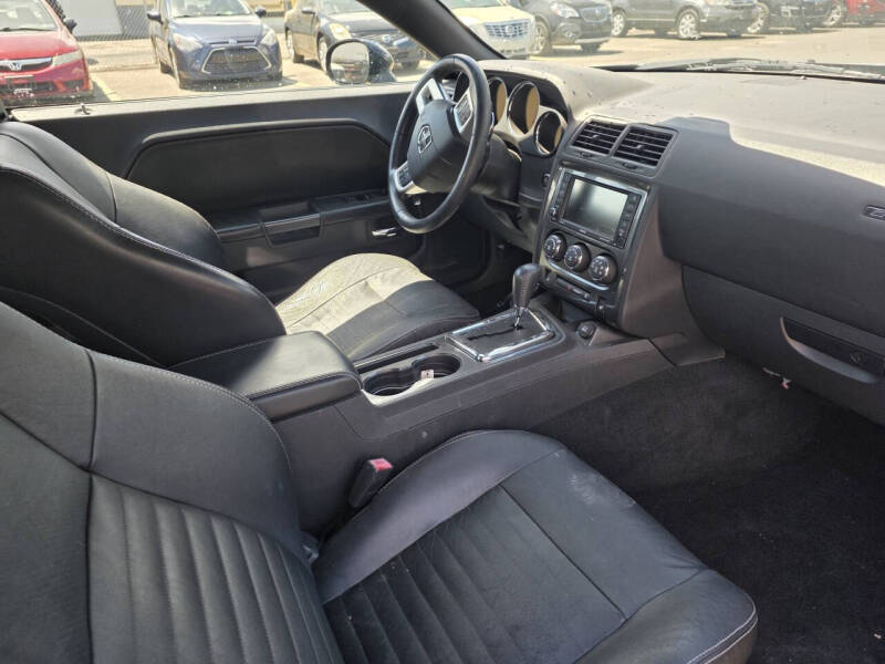 2012 Dodge Challenger SXT
