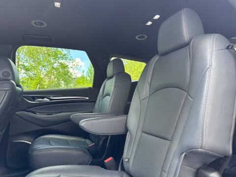 2022 Buick Enclave Essence