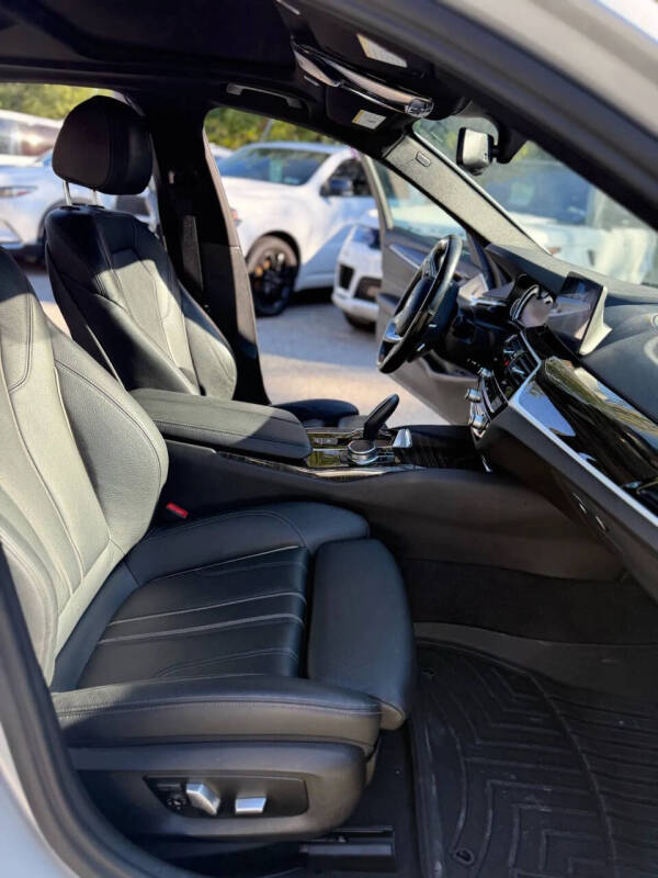 2018 BMW 5 Series 530i