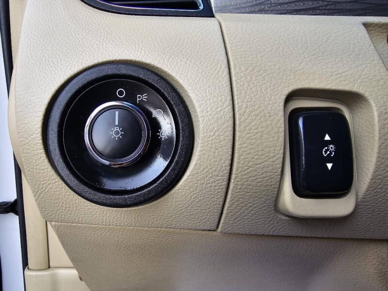 2014 Ford Taurus SEL