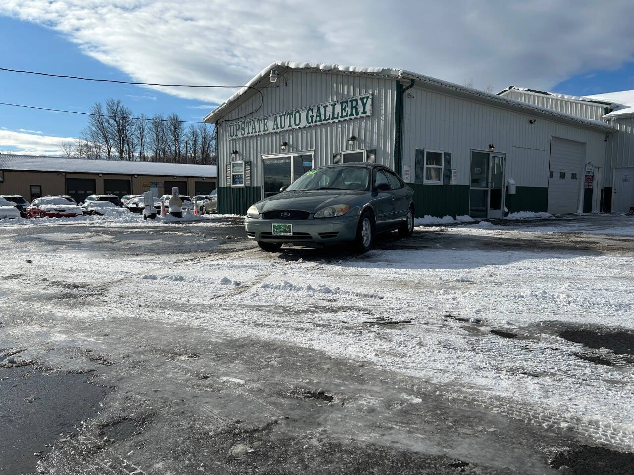 2005 Ford Taurus for sale at Upstate Auto Gallery in Westmoreland, NY