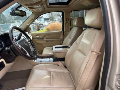 2012 Cadillac Escalade Luxury