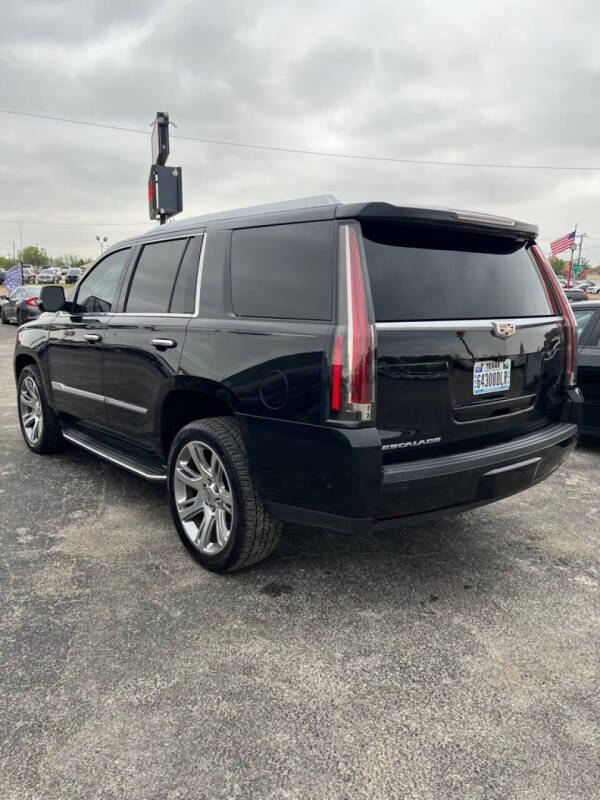 2018 Cadillac Escalade Luxury
