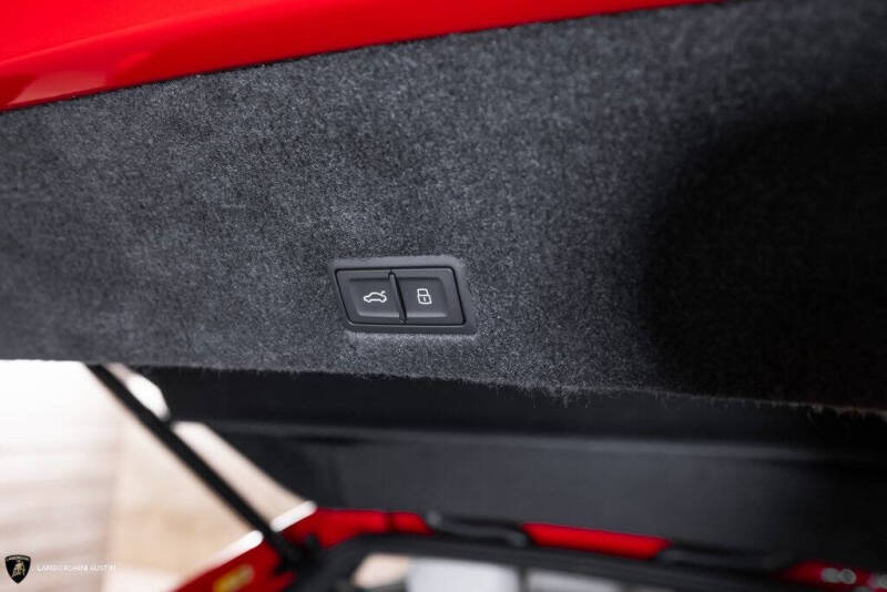 2025 Lamborghini Urus SE