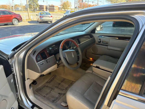 2007 Lincoln Town Car Signature Limited