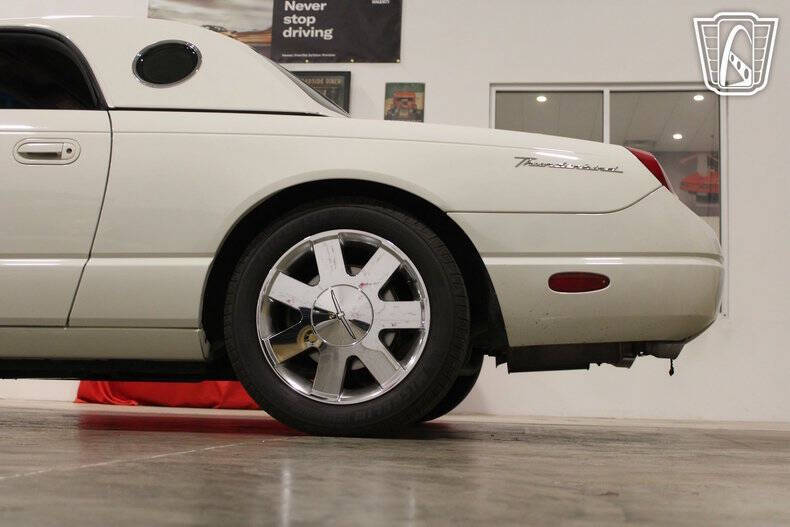 2002 Ford Thunderbird Deluxe