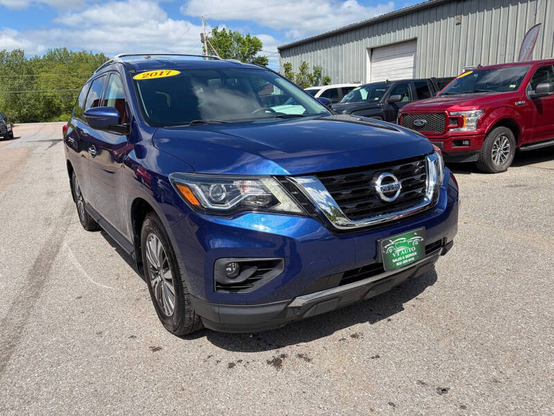2017 Nissan Pathfinder SV